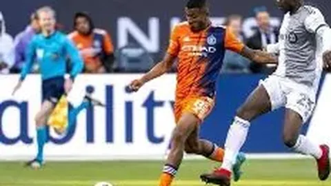 邓紫棋与男友同行，窦骁何超莲同席，聚餐场面欢乐甜蜜